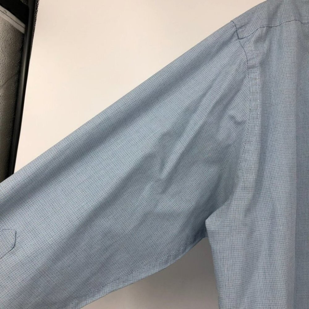 Van Heusen Light Blue Button Down Dress Shirt 32/33 - Picture 4 of 14